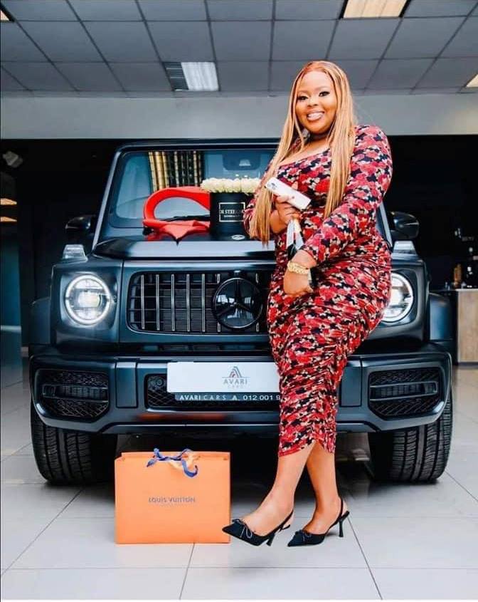 Man reveals the woman who took pictures with a G-Wagon and posted them online, claiming to have bought the vehicle (Photos)