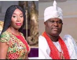 (VIDEO) Ooni of Ife marries Princess Ronke Ademiluyi, as his fifth wife.