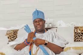 (VIDEO) Ooni of Ife marries Princess Ronke Ademiluyi, as his fifth wife.