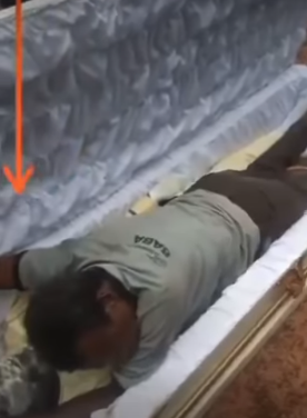 In Cross River, An elderly man who was accused of Murder was forced into a coffin with C0rpse Lying Dead.