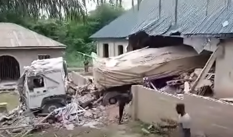 Tragic tale of a 300-level student at Ekiti University who was killed when a truck crashed into his building (video)