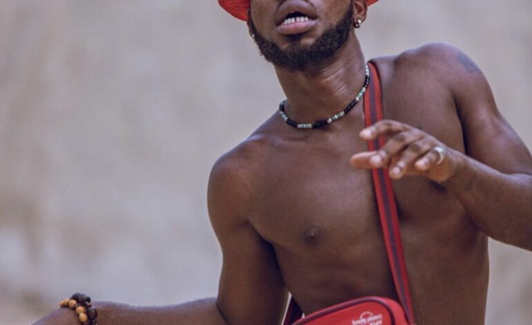 After being shot while filming in Ogun, Nigerian comedian Broda Shaggi was taken to the hospital.