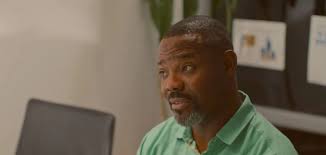 After an "injured" player runs away with eight phones, Okey Bakassi offers a ₦5 million bounty, saying, "I will find you."